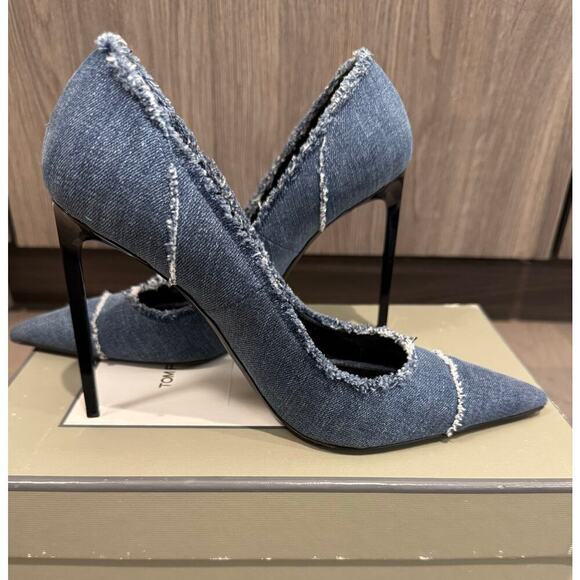 Tom Ford Frayed Raw Blue Denim Pointed Toe Stiletto Heel Pumps Size 39 $790 MSRP - Picture 3 of 14